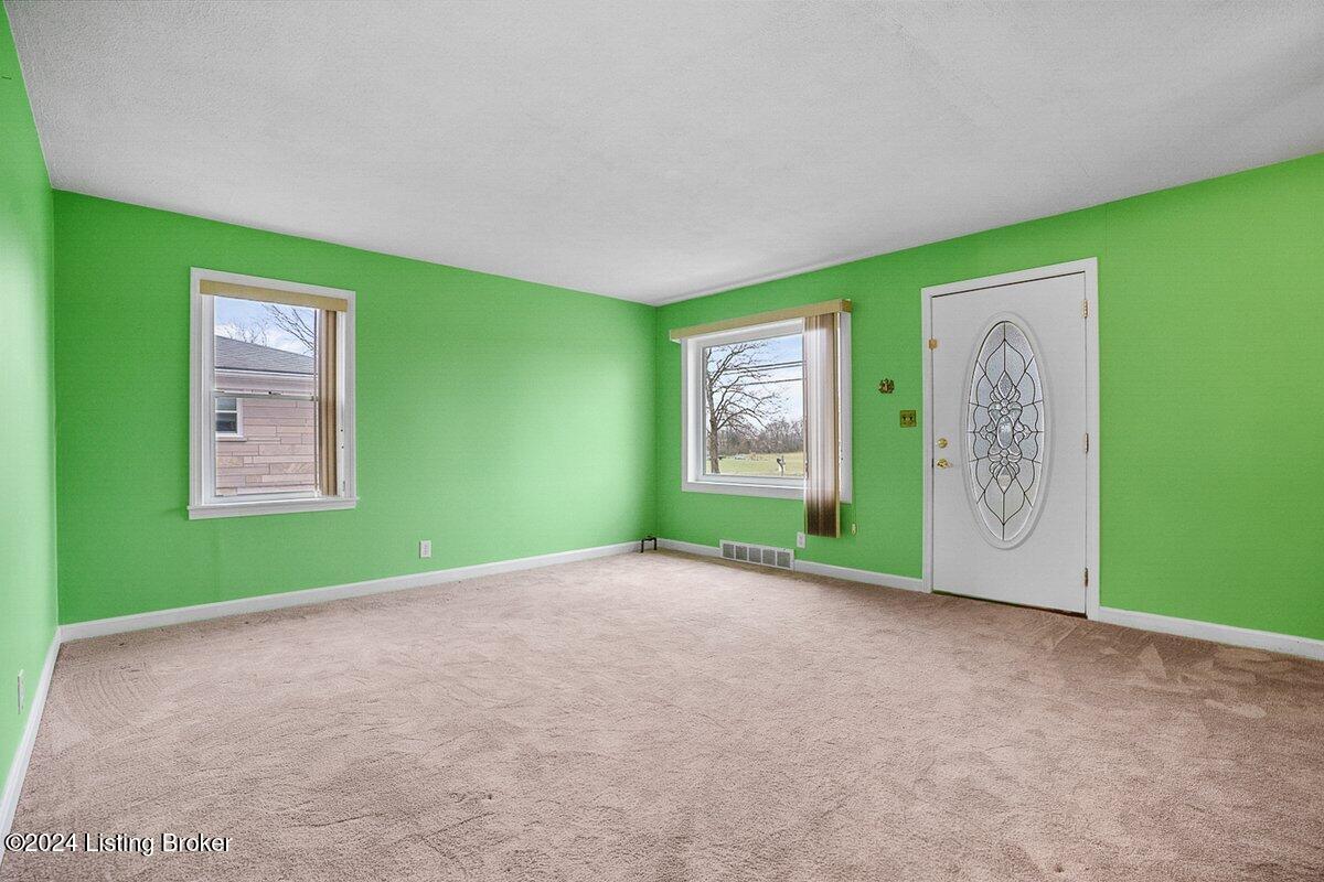 7315 Mt Washington Road Louisville, KY 40229 - Photo 6 of 29 7314-6