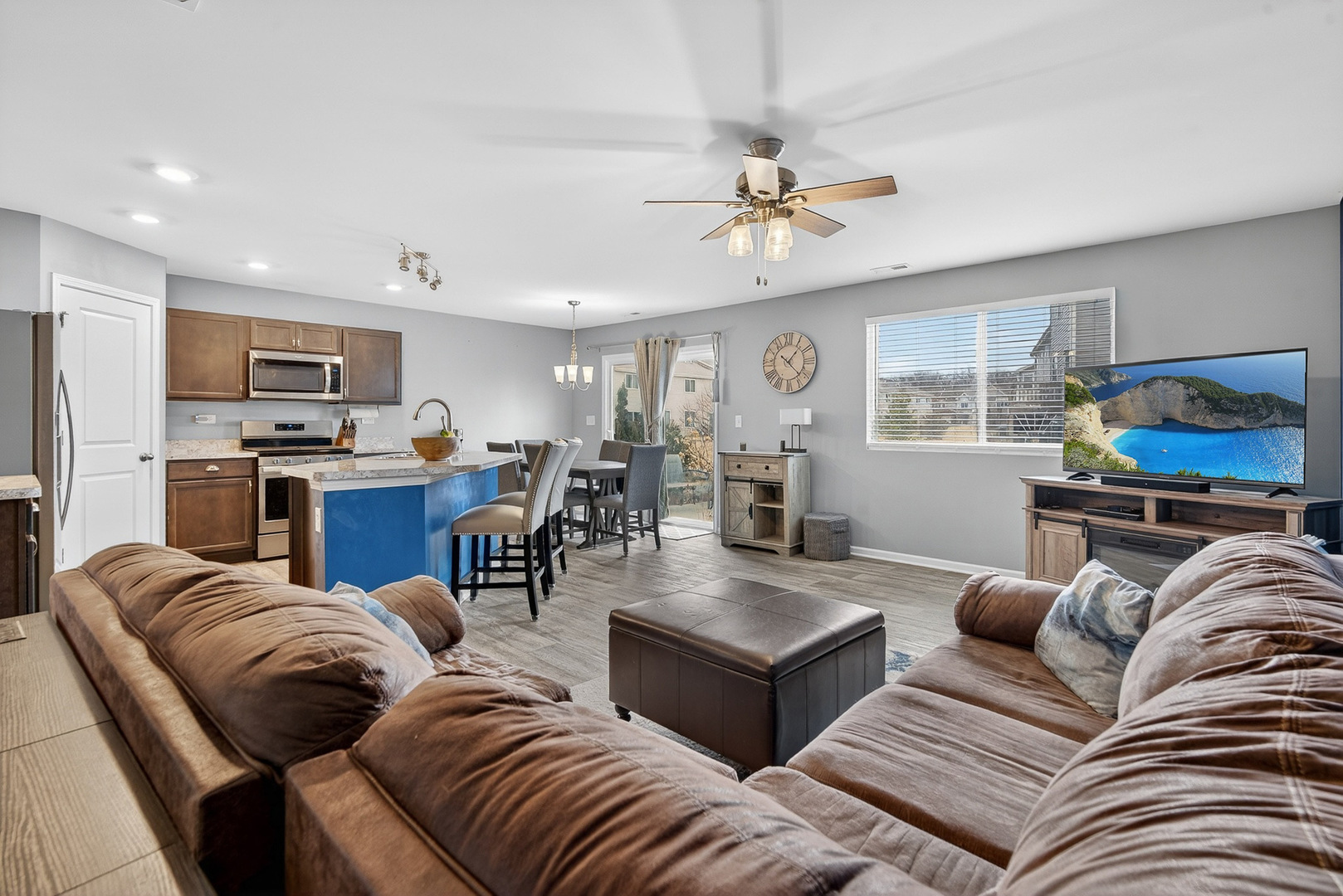 1161 Amber Drive Cary, IL 60013 - Photo 2 of 25