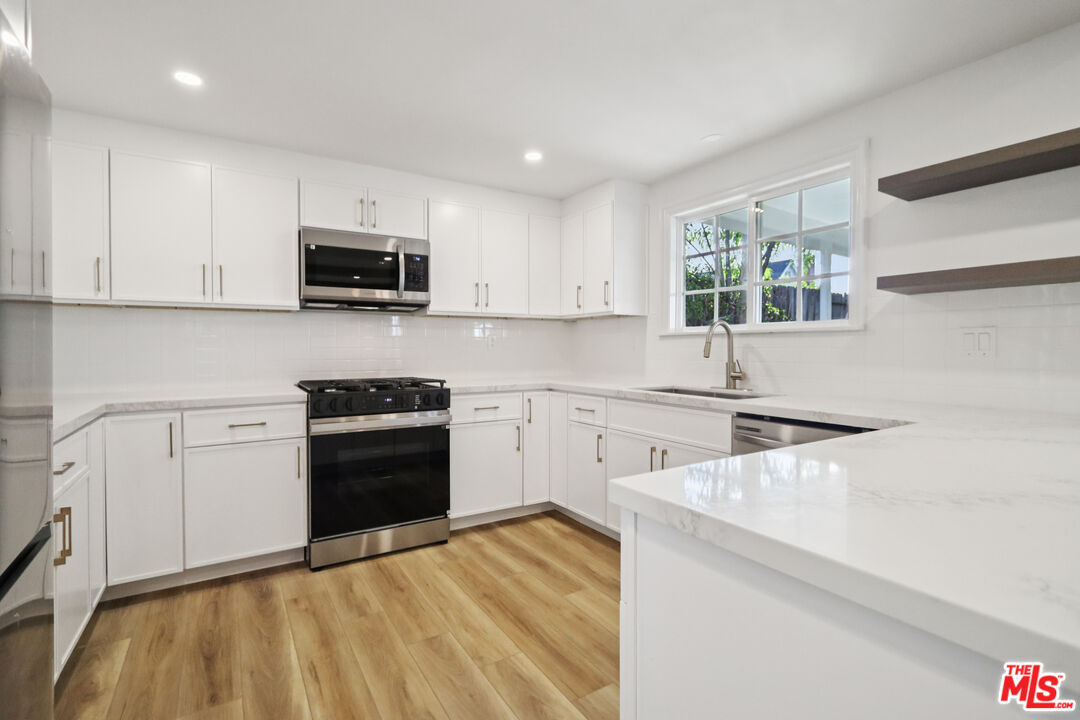 23681 Cavanaugh Road Lake Forest, CA 92630 - Photo 6 of 41 Gallery Image 6