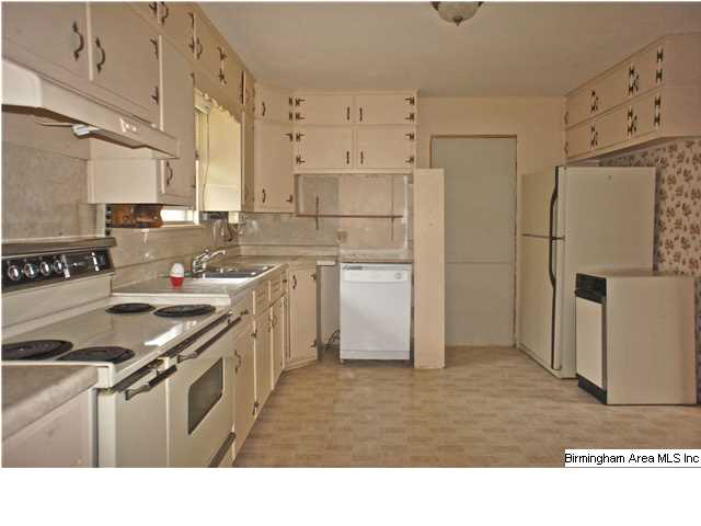 7217 Rowan Road Leeds, AL 35094 - Photo 4 of 32
