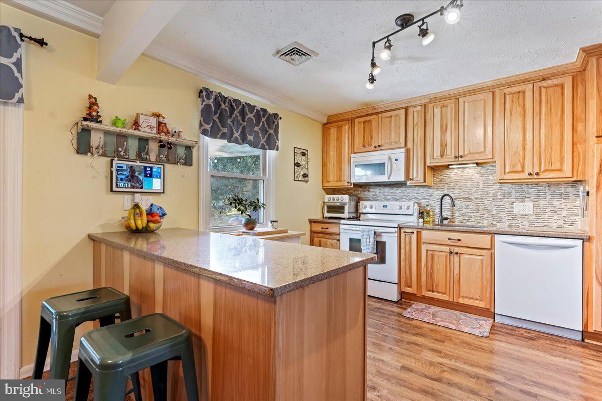 147 Tweed Road Oxford, PA 19363 - Photo 9 of 36 Gallery Image 9