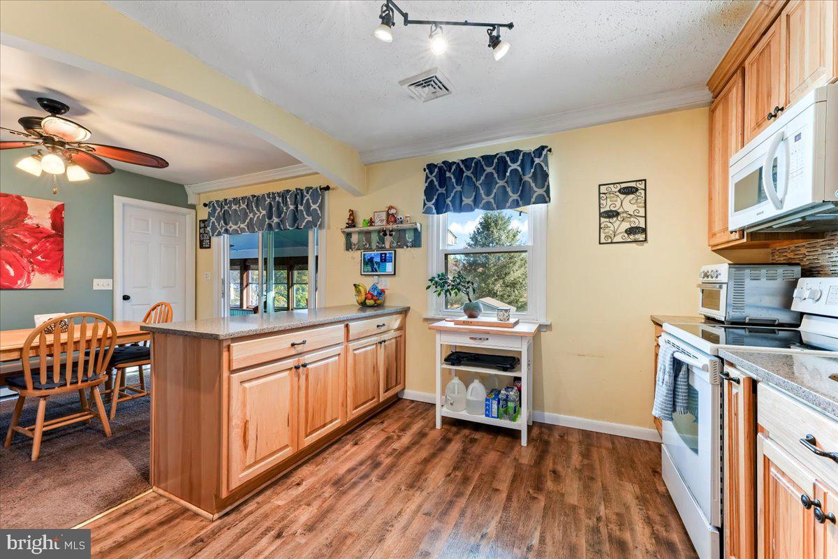 147 Tweed Road Oxford, PA 19363 - Photo 10 of 36 Gallery Image 10