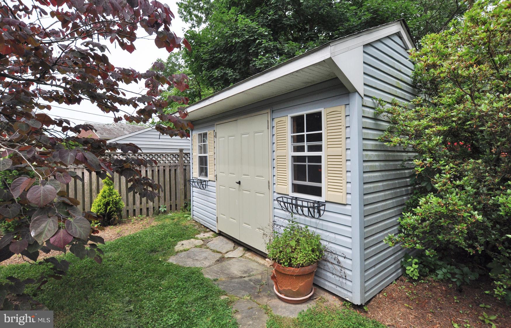 5602 Harwick Road Bethesda, MD 20816 - Photo 6 of 37 Adorable rear yard shed.