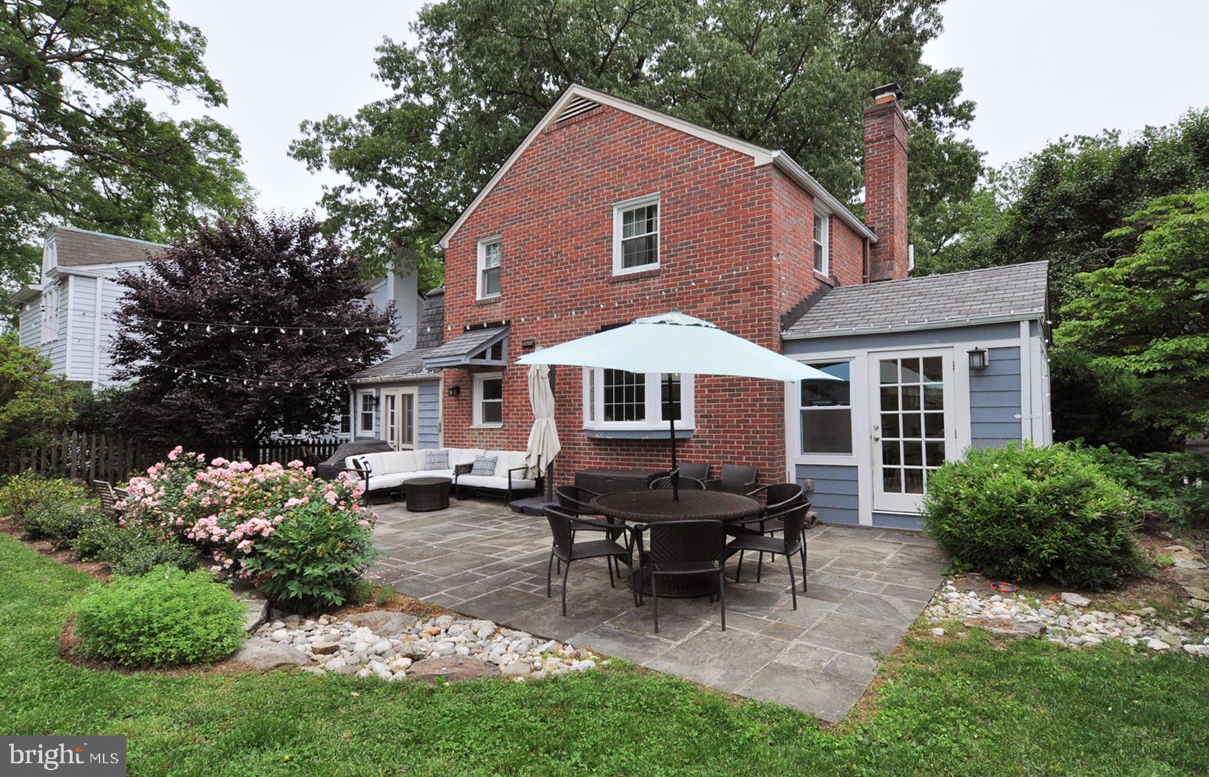 5602 Harwick Road Bethesda, MD 20816 - Photo 7 of 37 Private and lush