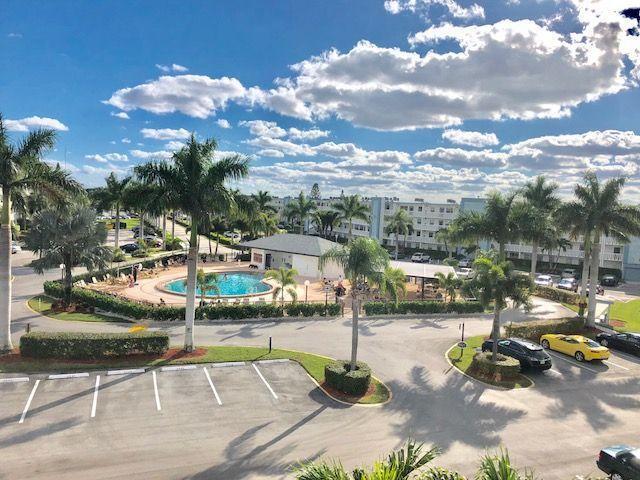 4084 Exeter Boca Raton, FL 33434 - Photo 16 of 37 Exeter Pool