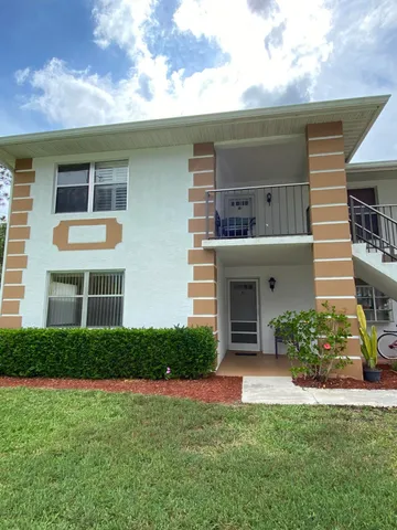 $1,400 | 533 South Lakes End Drive, Unit 1, Fort Pierce, FL 34982