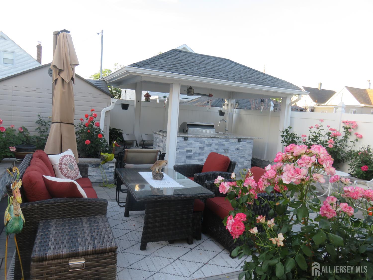 336 Sutton Street Perth Amboy, NJ 08861 - Photo 5 of 8