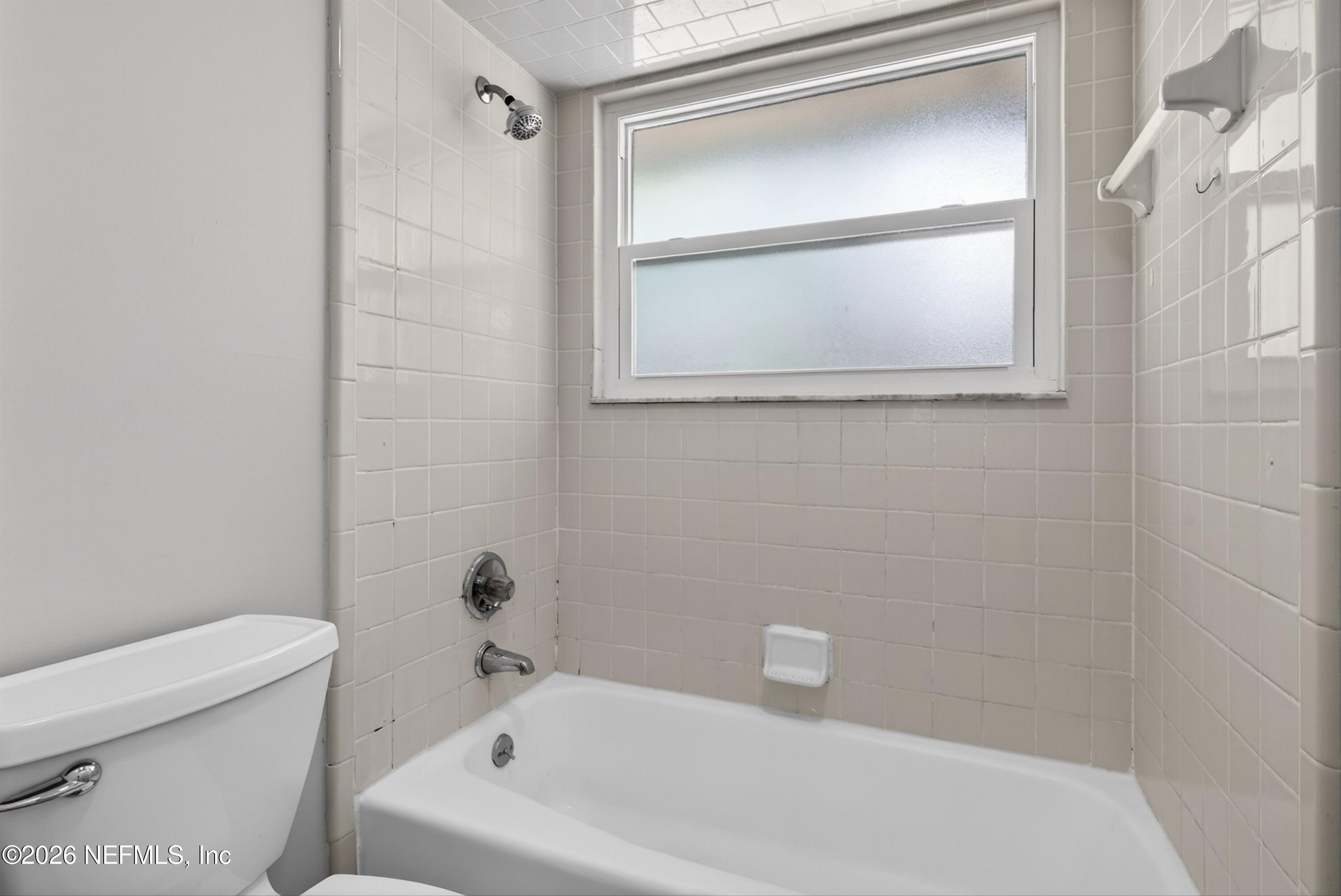 5353 Riverton Road Jacksonville, FL 32277 - Photo 39 of 57 Hall Bathroom