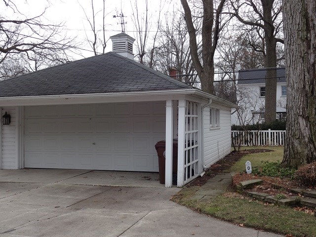 1827 Littlestone Road Grosse Pointe, MI 48236 - Photo 22 of 24 31369416-21.JPG