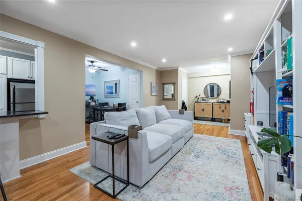 $399,999 | 1 Jefferson Avenue, Unit A12, Rockville Centre, NY 11570