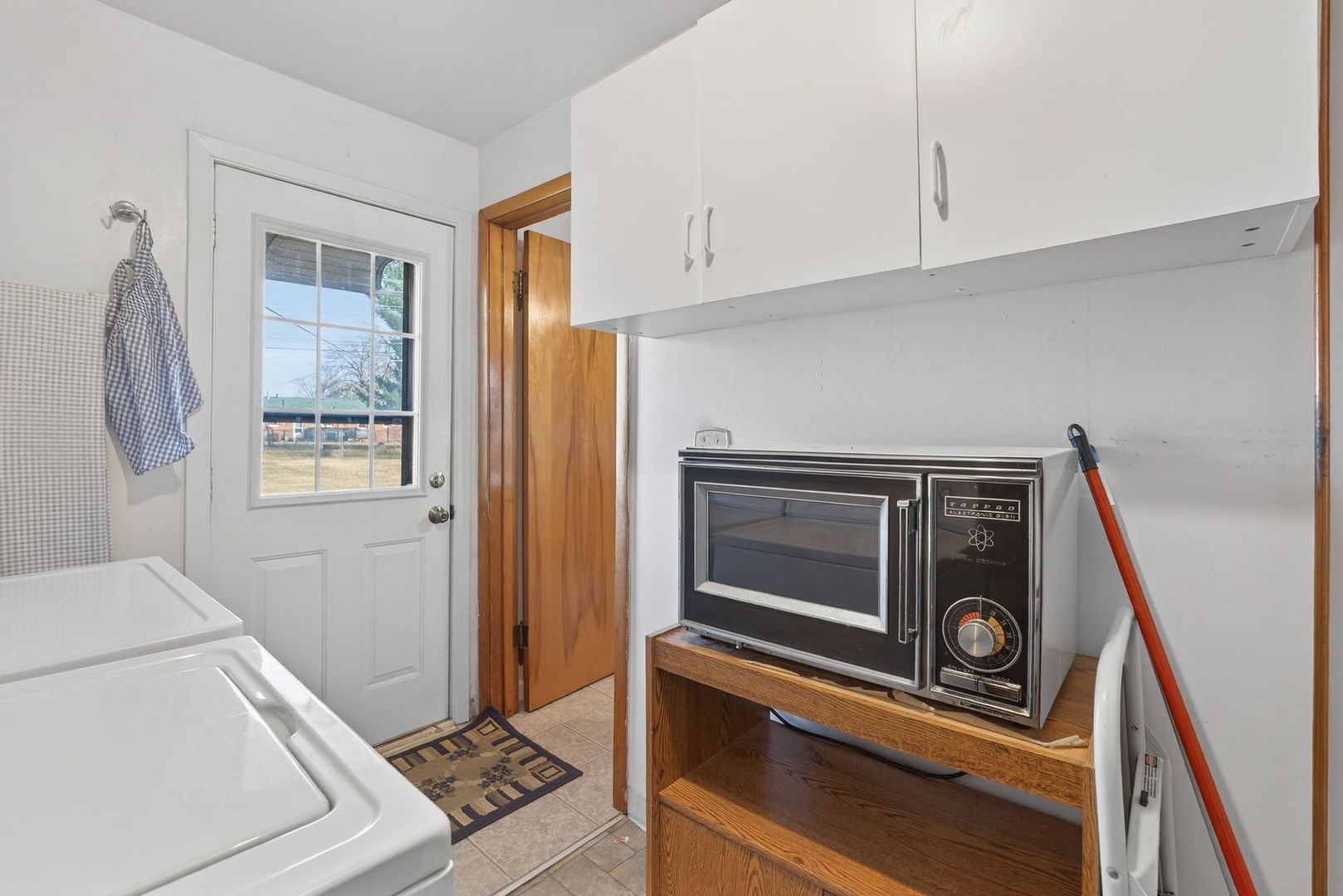 3818 15th Street Moline, IL 61265 - Photo 12 of 23 a utility room with dryer and washer