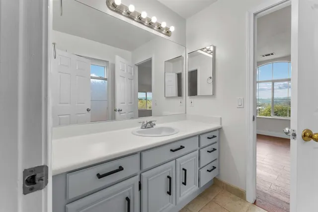 a view of an entryway with a small yard