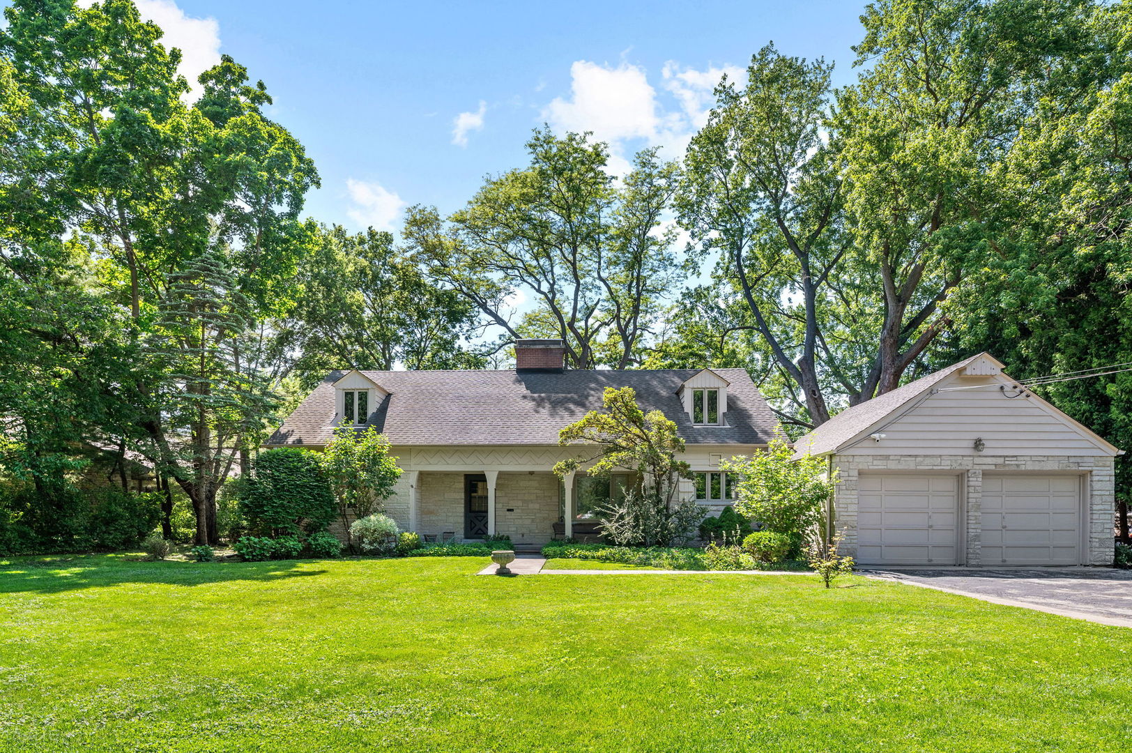 1360 Sunview Lane Winnetka, IL 60093 - Photo 1 of 5