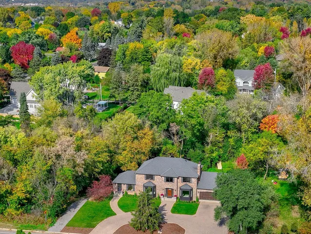 $995,000 | 679 Marie Avenue West, Mendota Heights, MN 55118