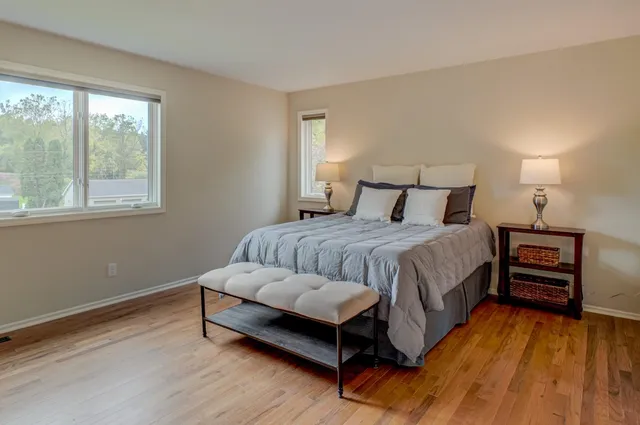 $995,000 | 679 Marie Avenue West, Mendota Heights, MN 55118