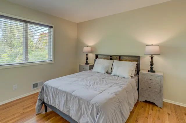 $895,000 | 679 Marie Avenue West, Mendota Heights, MN 55118