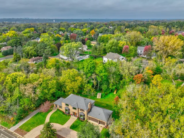 $895,000 | 679 Marie Avenue West, Mendota Heights, MN 55118