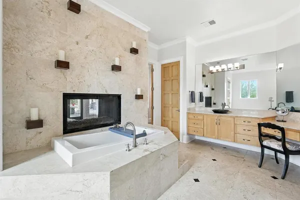 $1,895,000 | 811 Noble Champions Way, Bartonville, TX 76226
