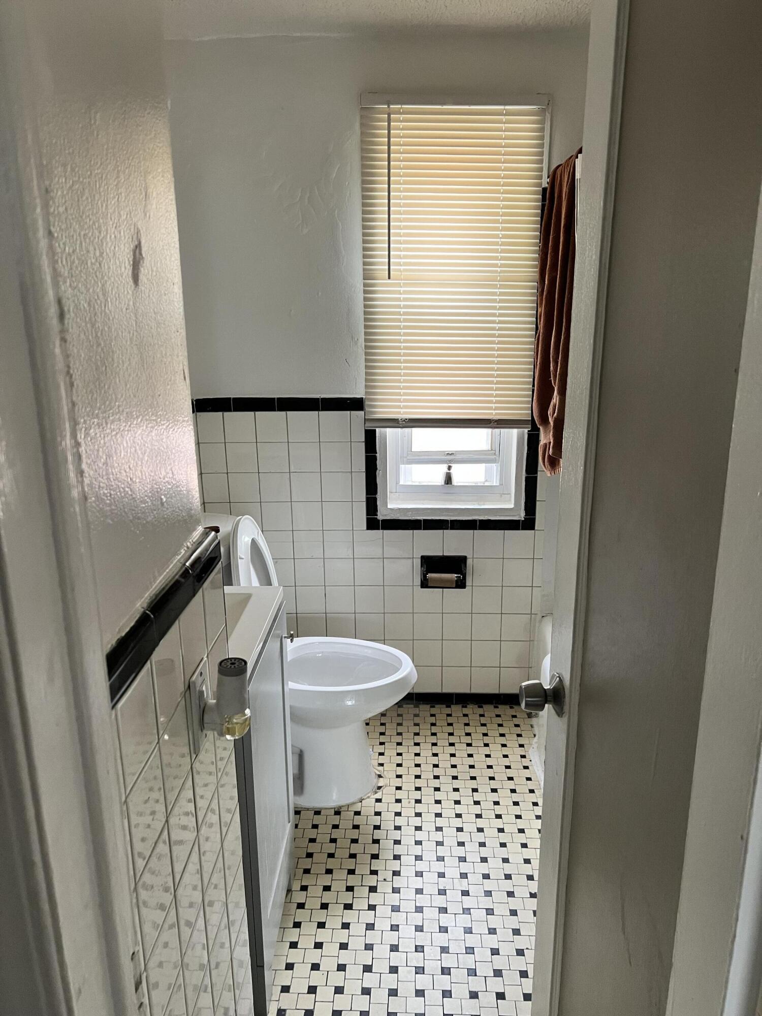 8873 Rutherford Street Detroit, MI 48228 - Photo 22 of 33 IMG_0773