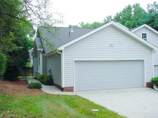 137 Pebble Rdg Lane Winston-Salem, NC 27104 - Photo 1 of 24 Gallery Image 1
