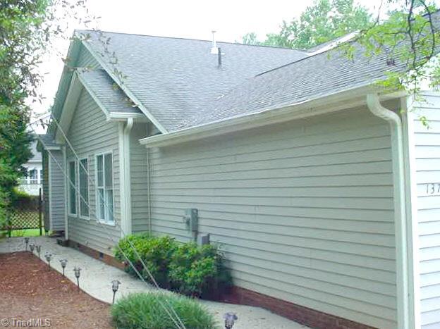 137 Pebble Rdg Lane Winston-Salem, NC 27104 - Photo 2 of 24 Gallery Image 2
