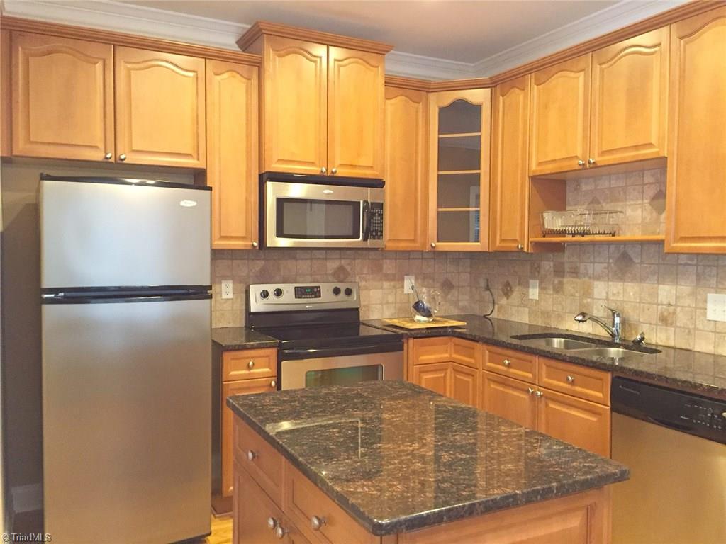 137 Pebble Rdg Lane Winston-Salem, NC 27104 - Photo 5 of 24 Gallery Image 5