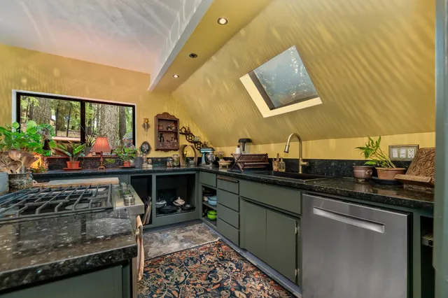 a view of a back yard of the house