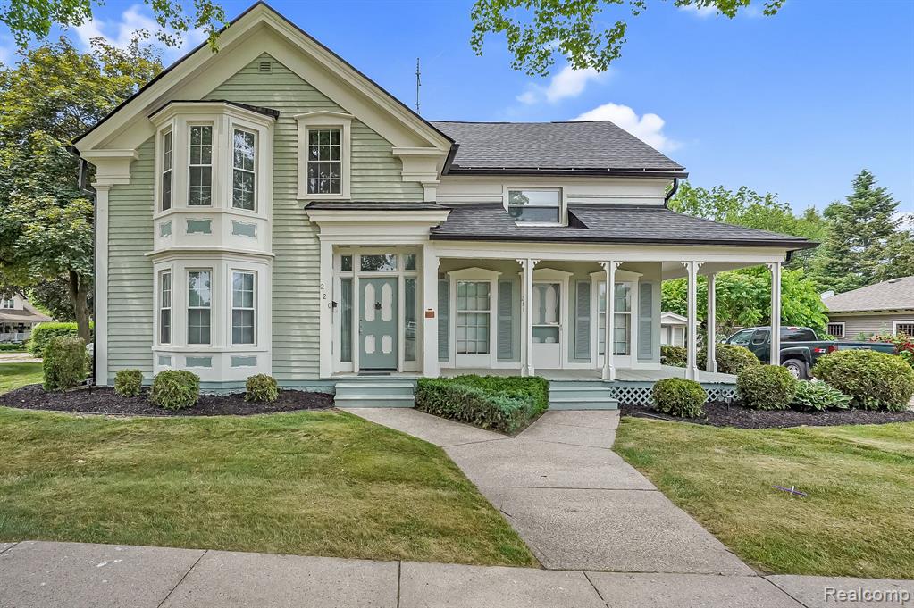 218 South Walnut Street Howell, MI 48843 - Photo 1 of 17