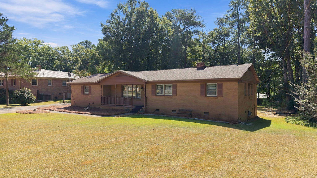 404 Lake Forest Road Greenwood, SC 29649 - Photo 3 of 32 Gallery Image 3