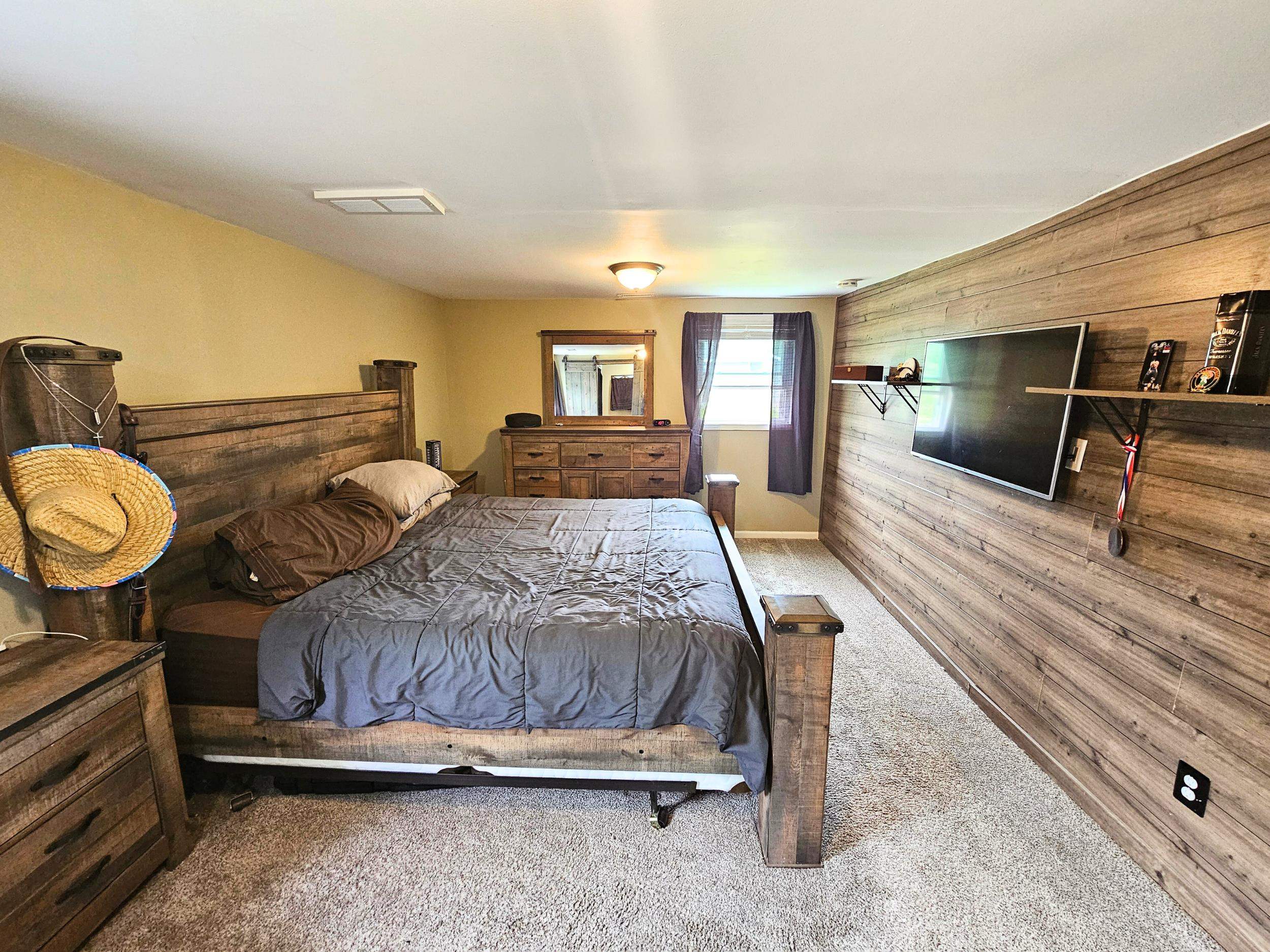 195 North Maple Leaf Road Lapeer, MI 48446 - Photo 11 of 27 50149001-c97a4318-7bb4-4f66-80ef-8445cf67eb1b.JPG