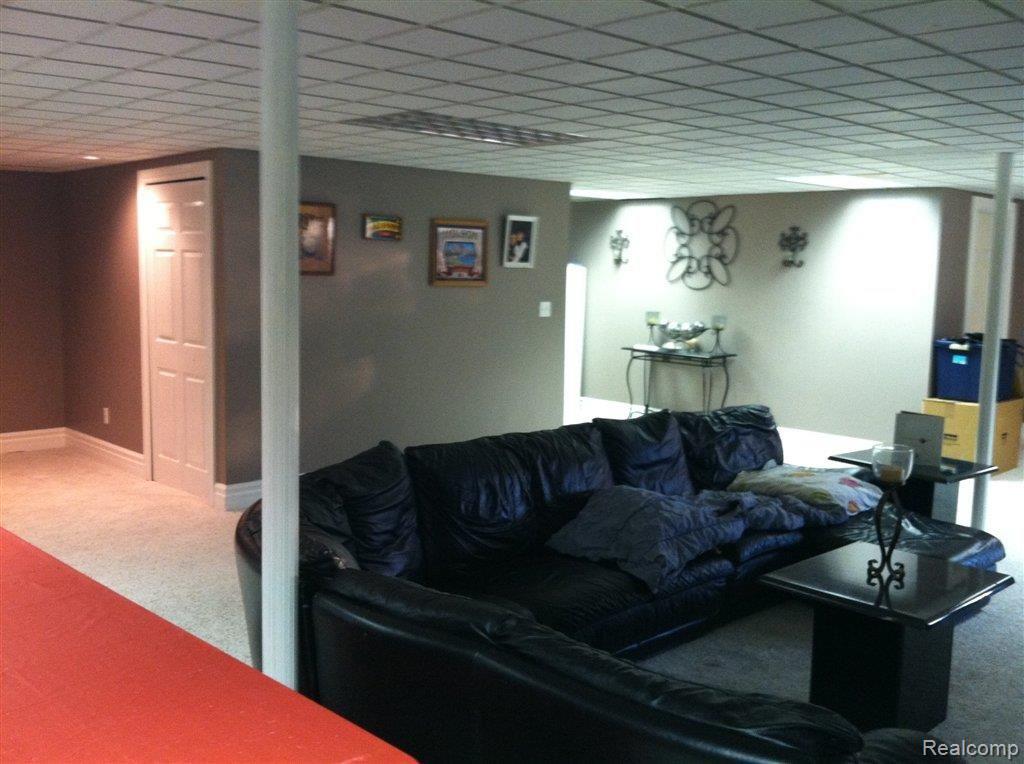 1047 Skyview Court Rochester, MI 48307 - Photo 10 of 10 photo18Skyview.JPG