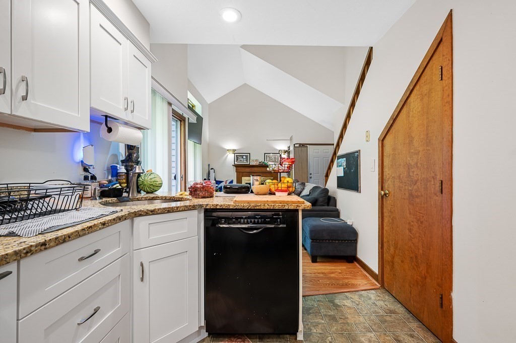 23 Corey Way, Unit 23 Northborough, MA 01532 - Photo 4 of 25