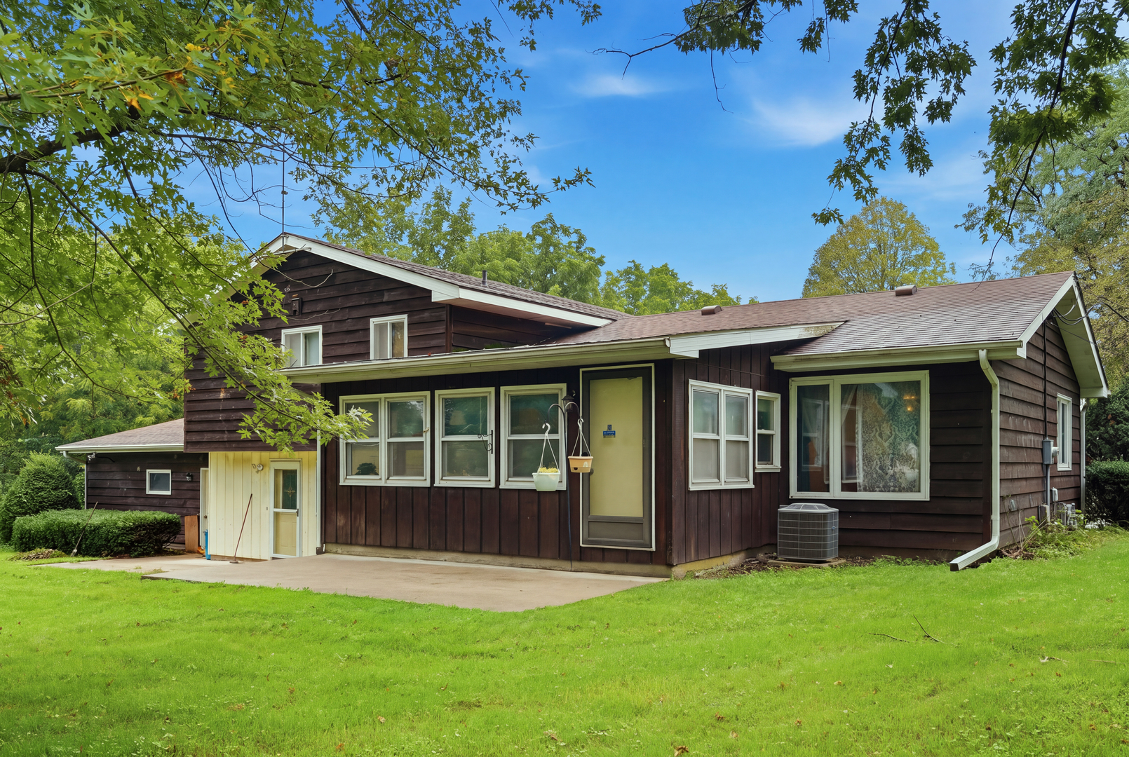 23853 Hazel Road Sterling, IL 61081 - Photo 21 of 27 Gallery Image 21