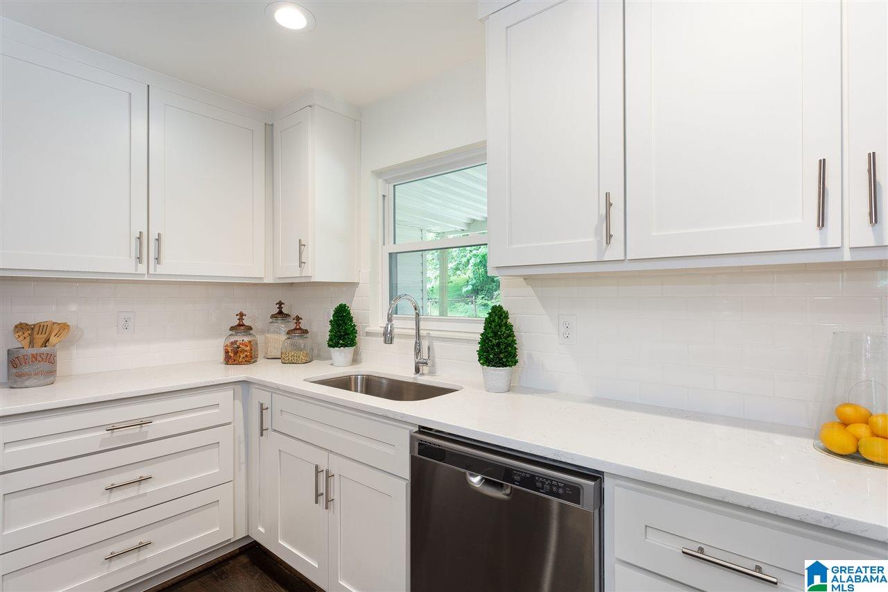 1532 Saulter Road Birmingham, AL 35209 - Photo 15 of 38