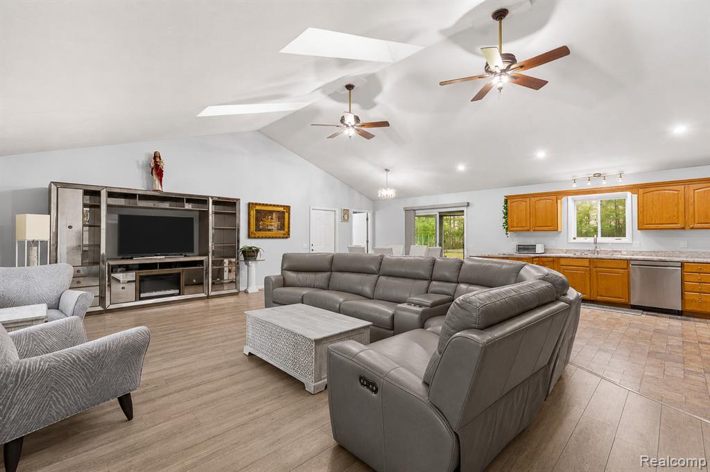 15756 Lewis Road Capac, MI 48014 - Photo 13 of 37