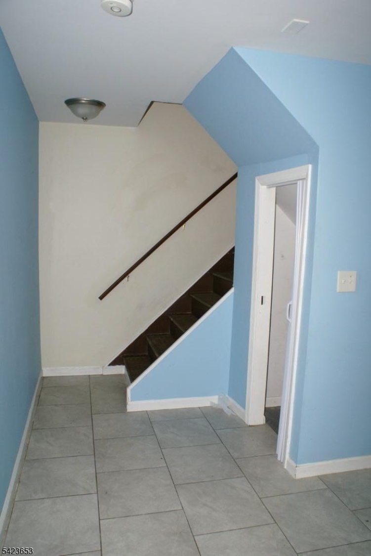 233 Straight Street, Unit 2 Paterson, NJ 07501 - Photo 7 of 9