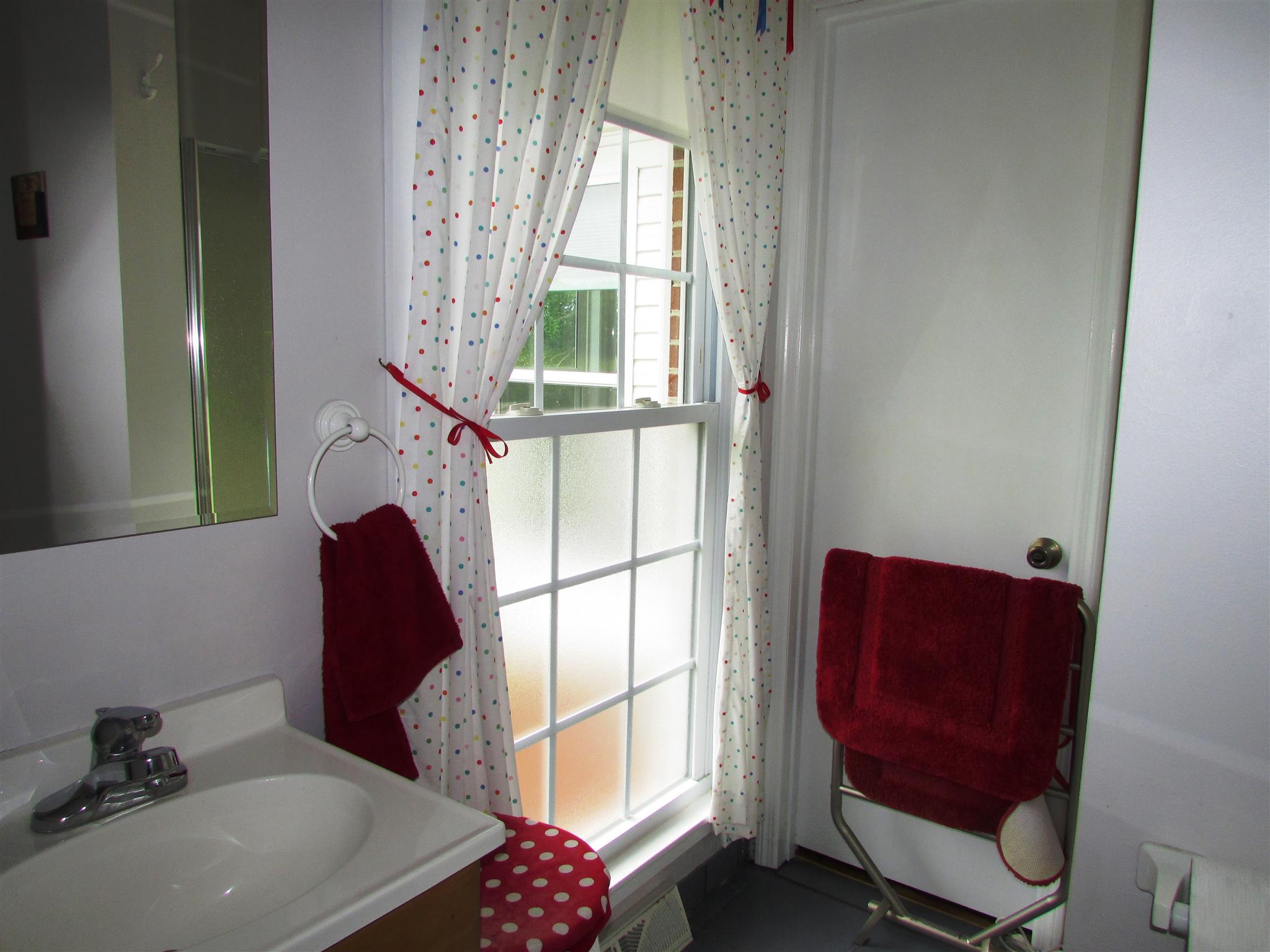 745 New Hope Road Alexandria, TN 37012 - Photo 14 of 30 ...with a Jack & Jill bath.