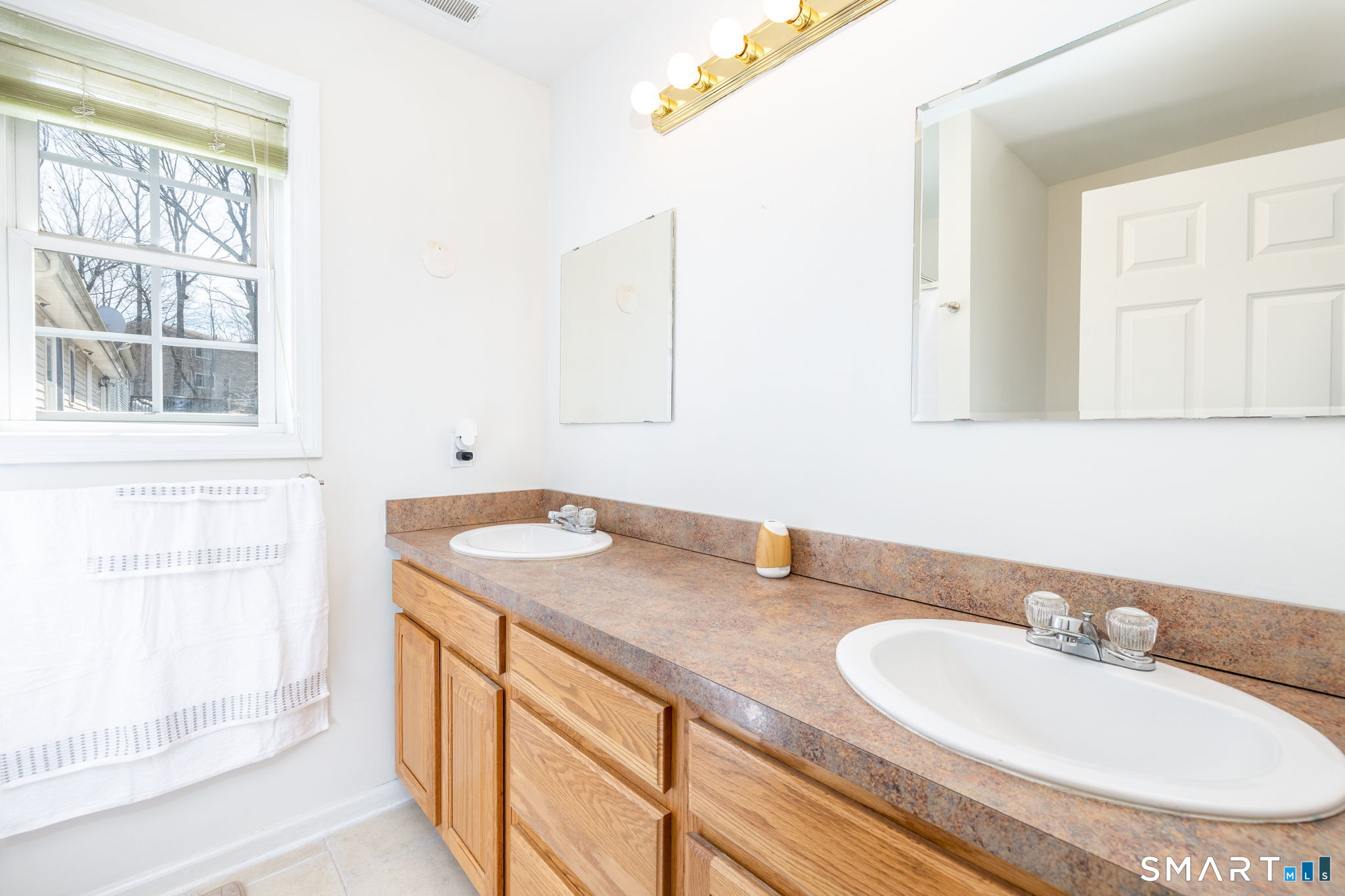 147 Eastern Avenue Waterbury, CT 06708 - Photo 20 of 40