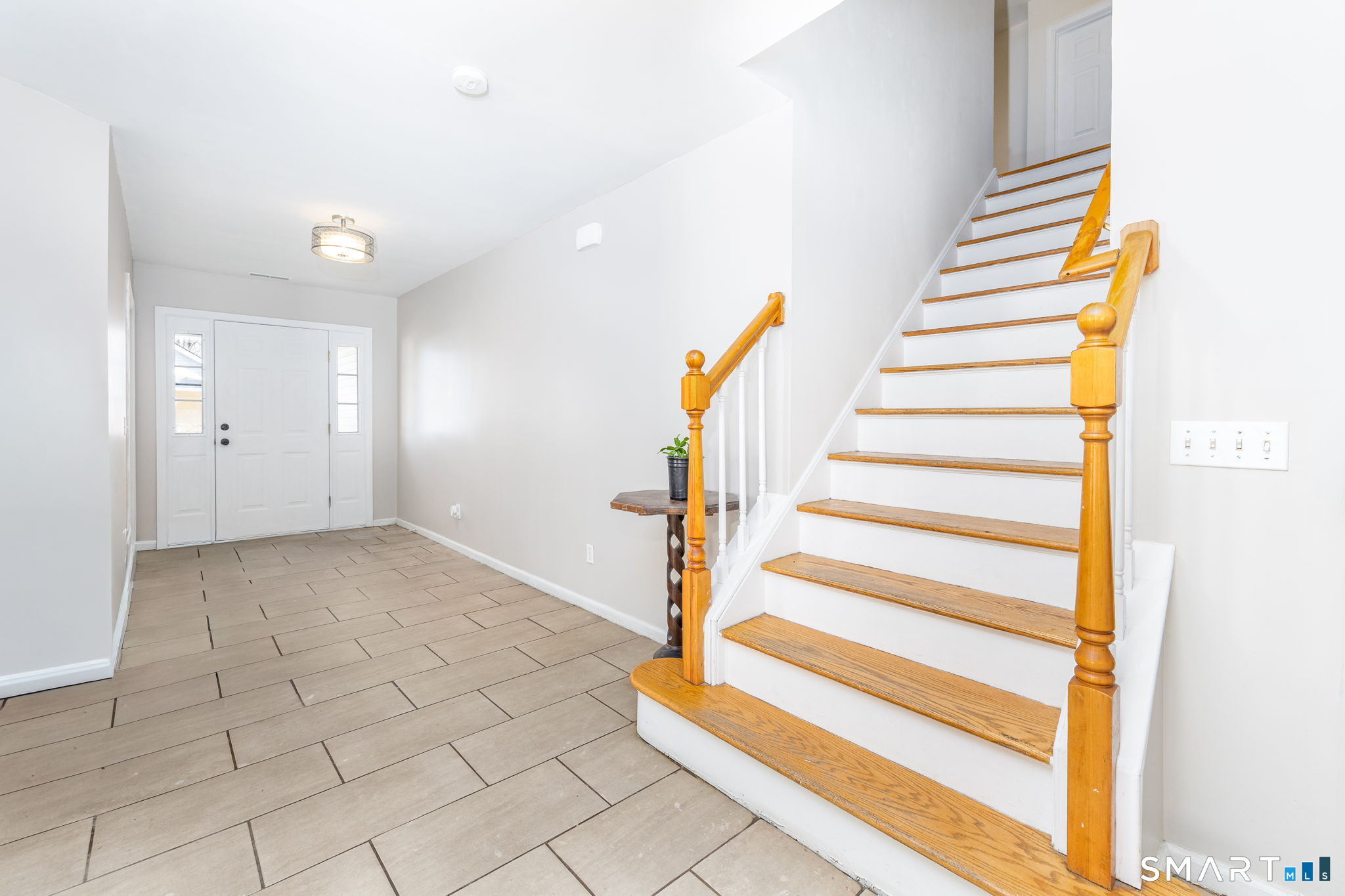 147 Eastern Avenue Waterbury, CT 06708 - Photo 4 of 40