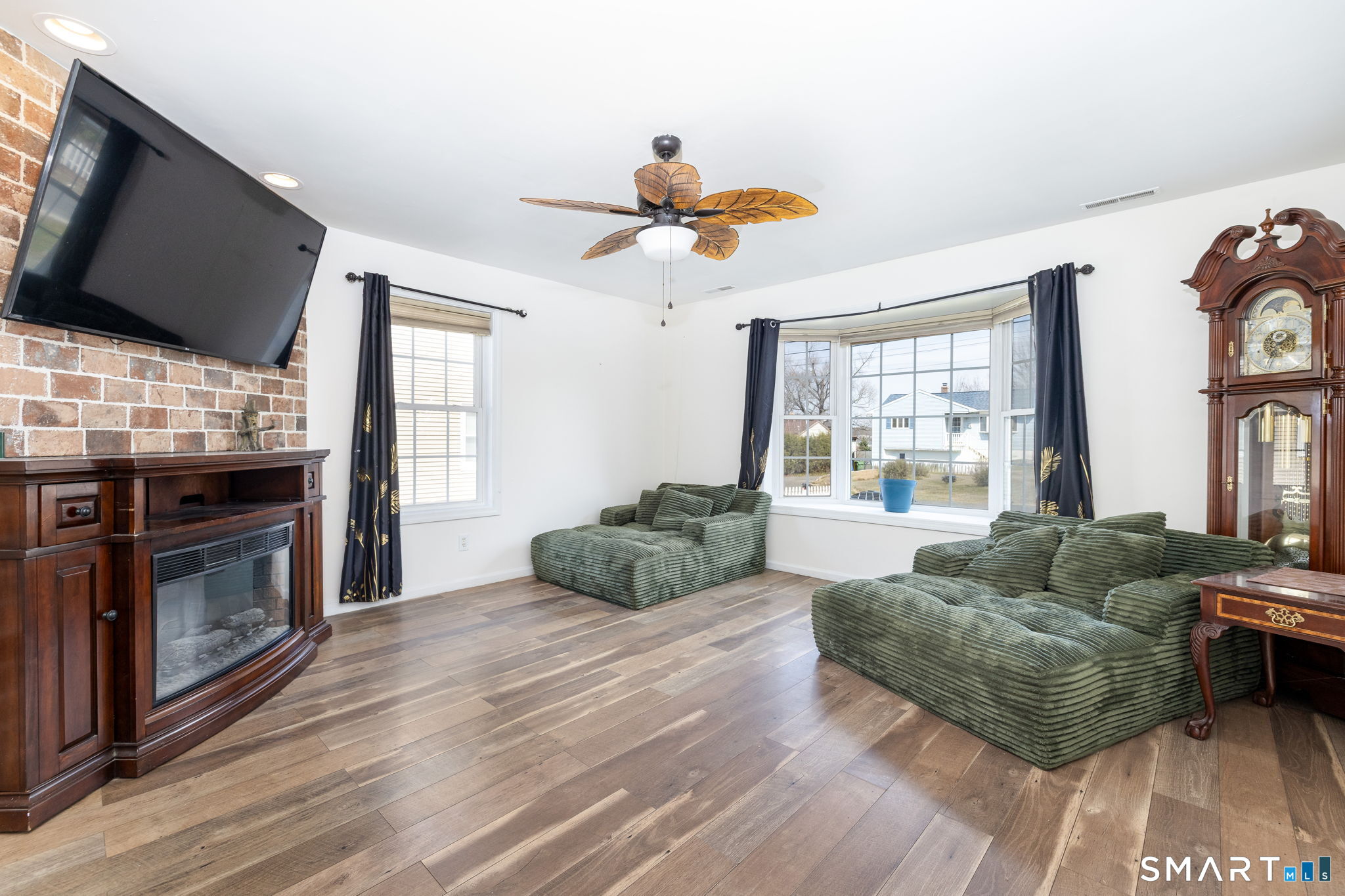 147 Eastern Avenue Waterbury, CT 06708 - Photo 10 of 40