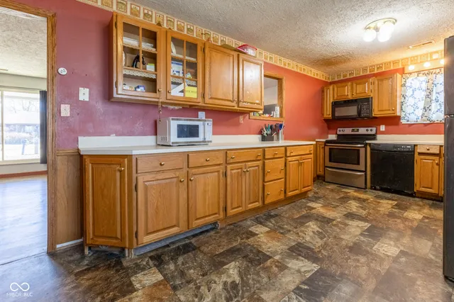 $169,000 | 1413 Brookside Drive, Columbus, IN 47201