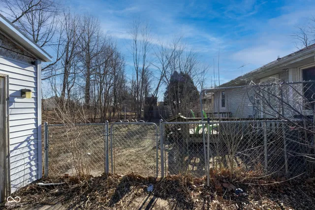 $169,000 | 1413 Brookside Drive, Columbus, IN 47201