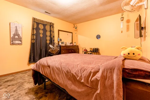 $169,000 | 1413 Brookside Drive, Columbus, IN 47201