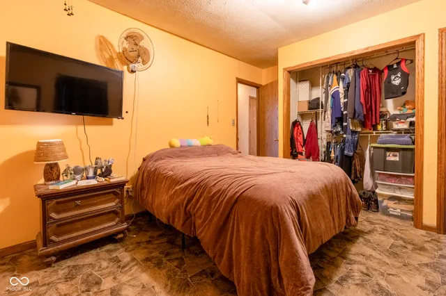 $169,000 | 1413 Brookside Drive, Columbus, IN 47201