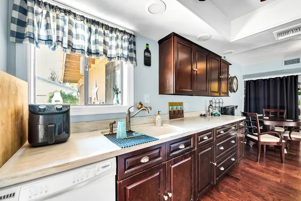 $3,200 | 1605 East Candlestick Drive, Tempe, AZ 85283