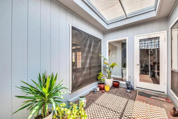 $3,200 | 1605 East Candlestick Drive, Tempe, AZ 85283