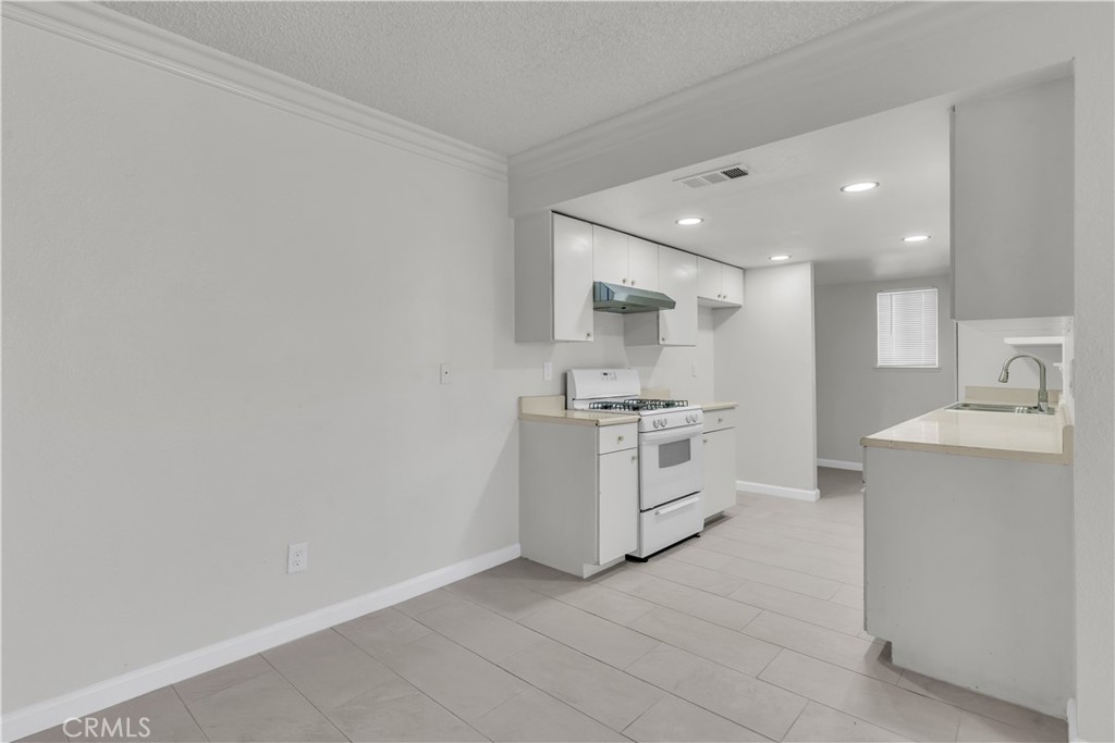 8922 I Hesperia, CA 92345 - Photo 6 of 17