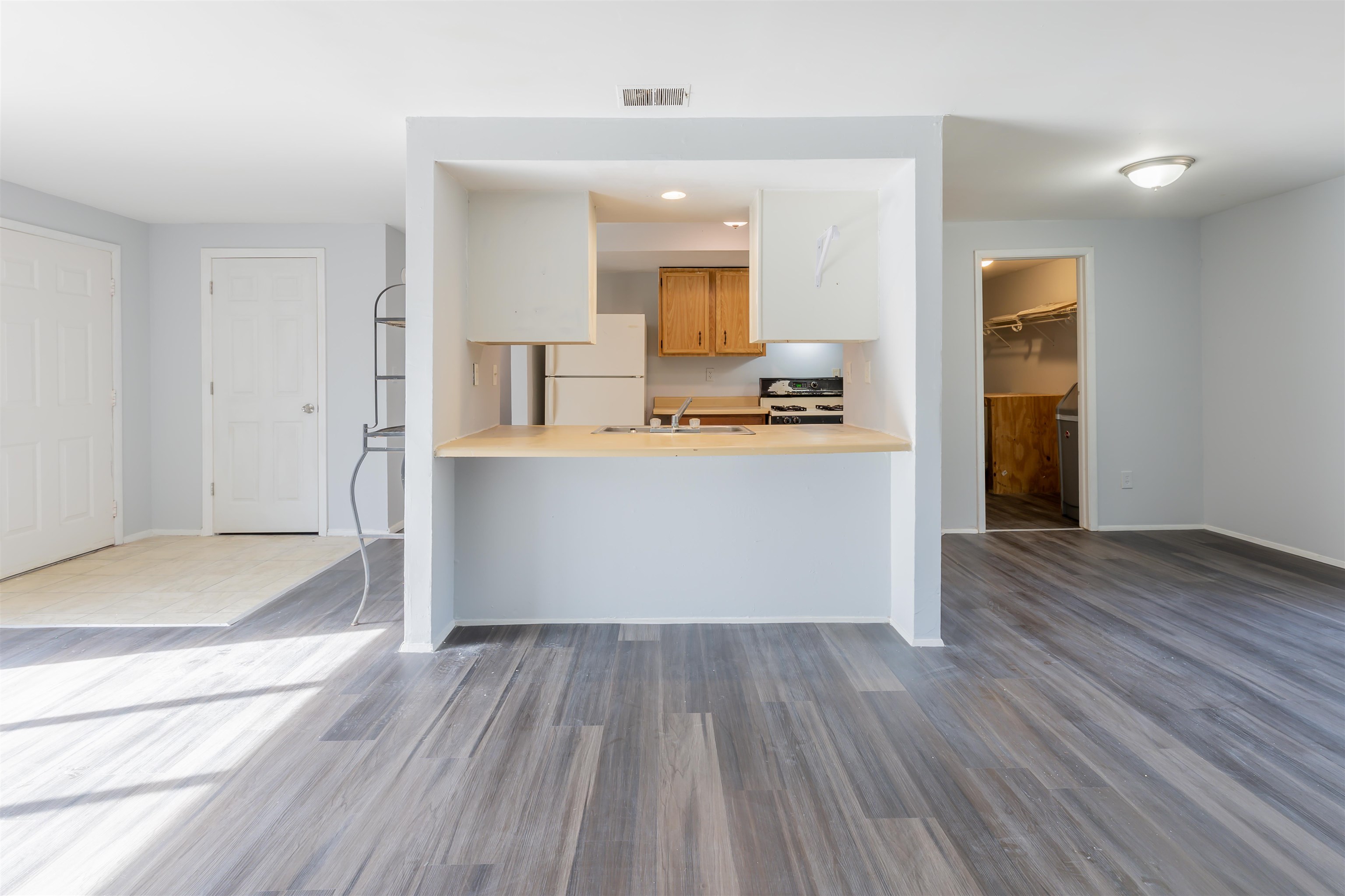 900 East Main Street Rio Grande, NJ 08242 - Photo 5 of 29 a view of kitchen with wooden floor and electronic appliances