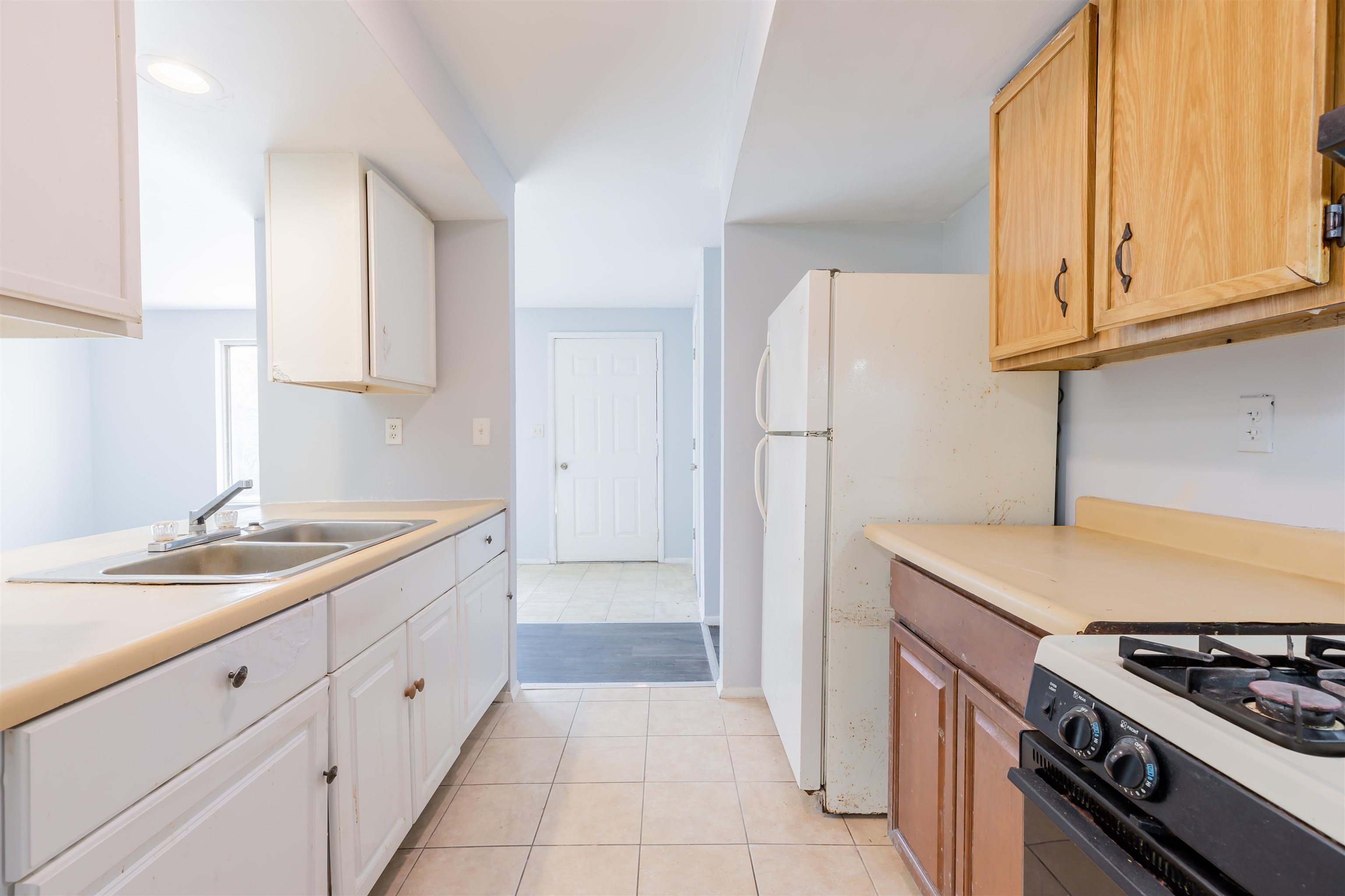 900 East Main Street Rio Grande, NJ 08242 - Photo 10 of 29 a kitchen with granite countertop a sink and a stove