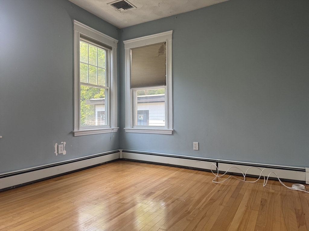 33 Main Street, Unit 6 Somerville, MA 02145 - Photo 5 of 7